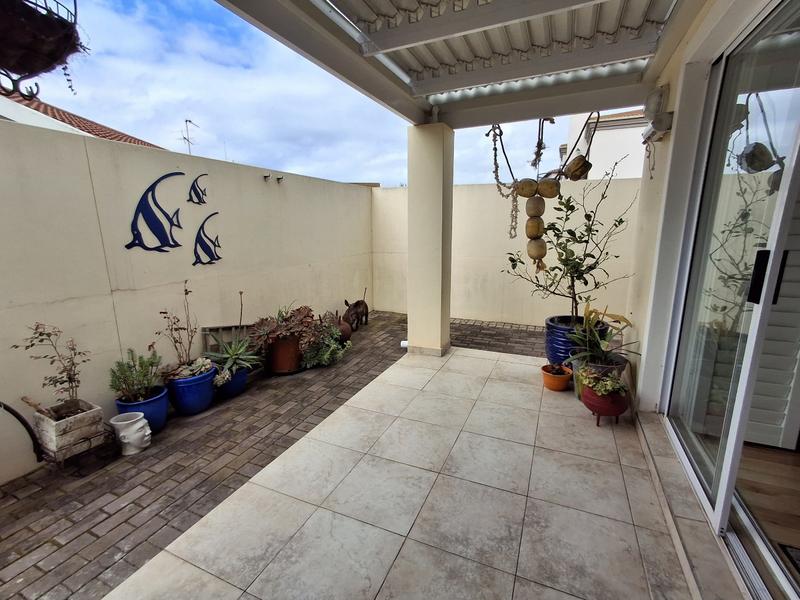 3 Bedroom Property for Sale in Hannasbaai Western Cape